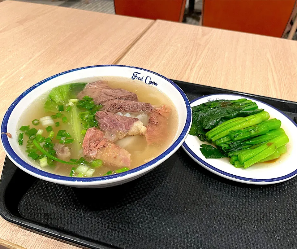 Beef brisket with noodles in broth|skyblueさん