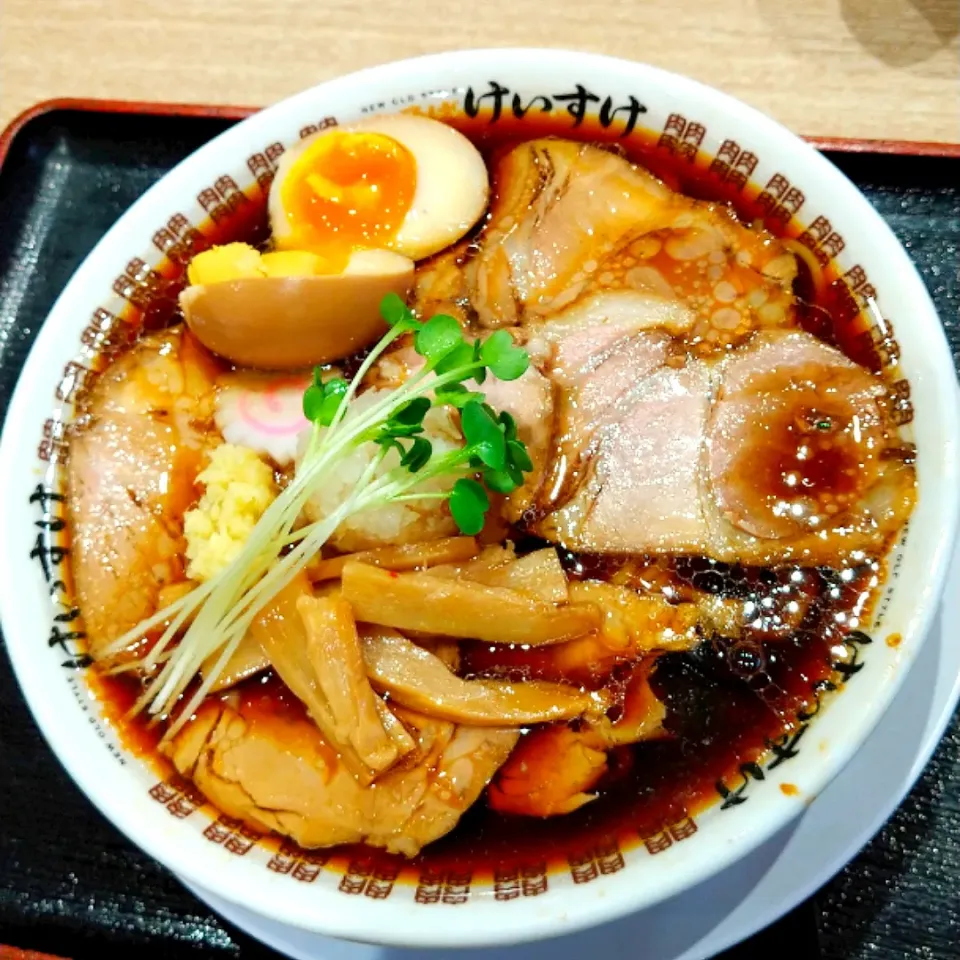 Snapdishの料理写真:肉そば醤油ラーメン|じょうさん