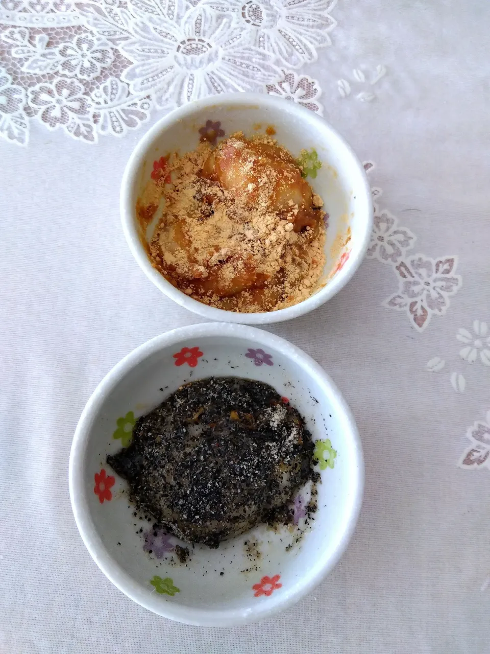 写真汚くてごめんなさい(_ _;)
自分の好きな餅食べ方、
きな粉砂糖、黒すり胡麻砂糖🩷|m.rafuさん