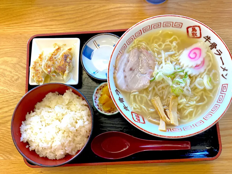 牛骨ラーメン|みーこさん