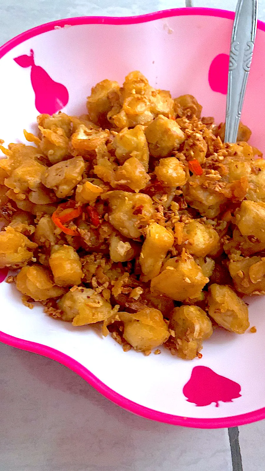 Fried tofu spicy garlic|yeni kartikasariさん