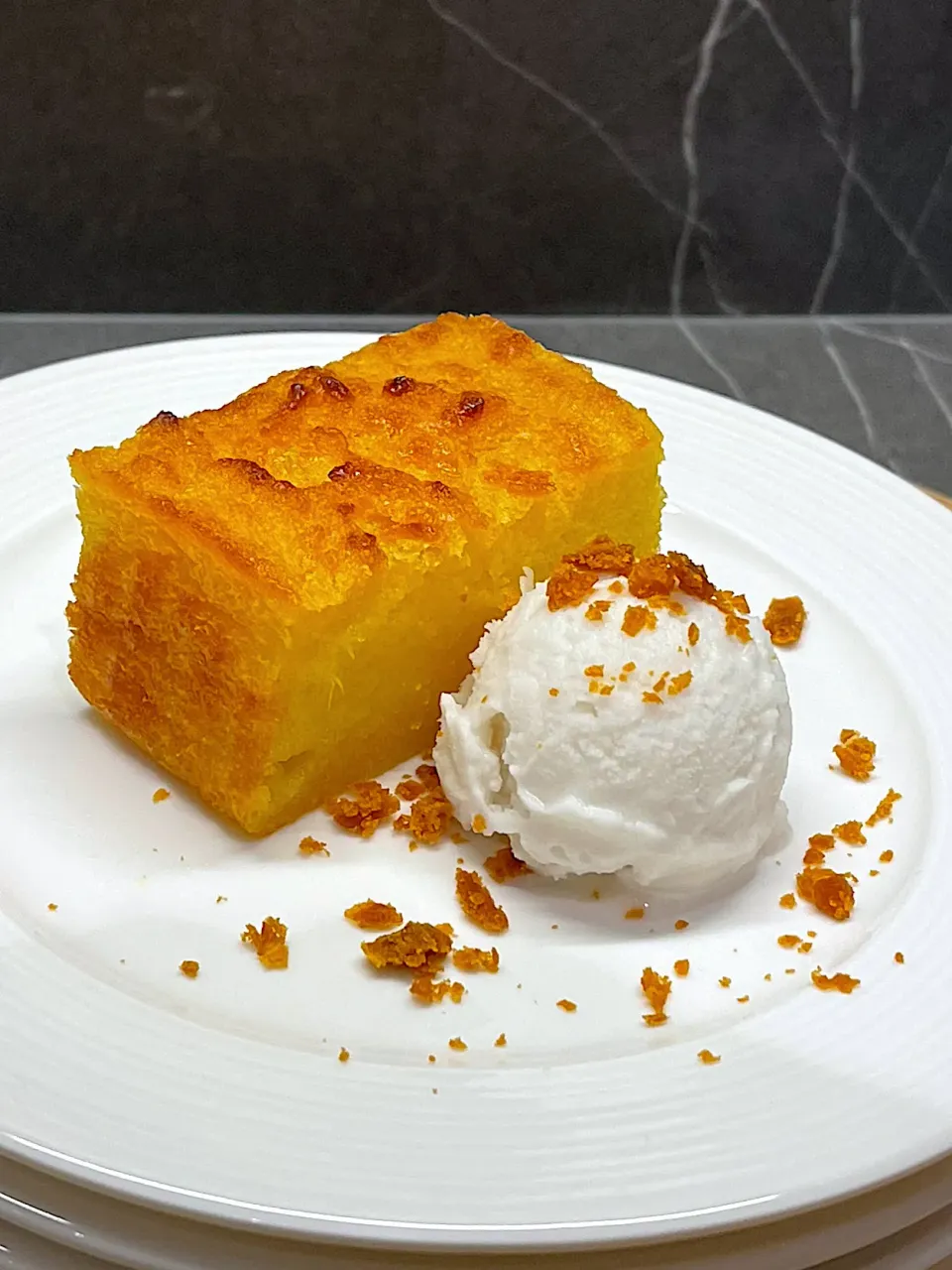 Baked tapioca cake with coconut ice cream |12Dragonさん