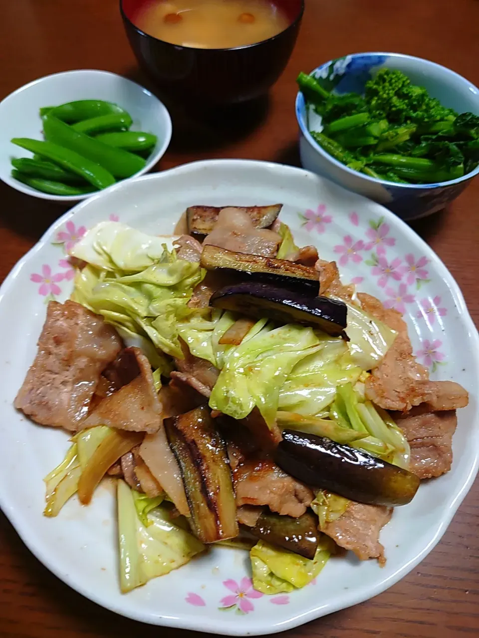 Snapdishの料理写真:豚バラと茄子の炒め物
スナップエンドウ
菜の花の辛子和え|ぱやさん