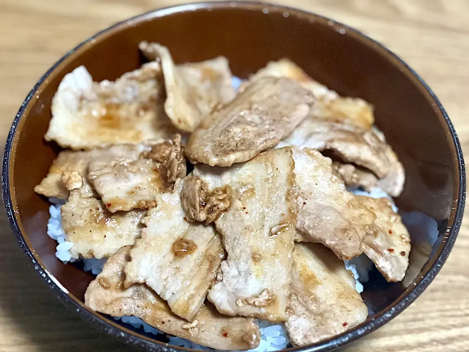 ☆豚カルビ焼肉丼|まぁたんさん