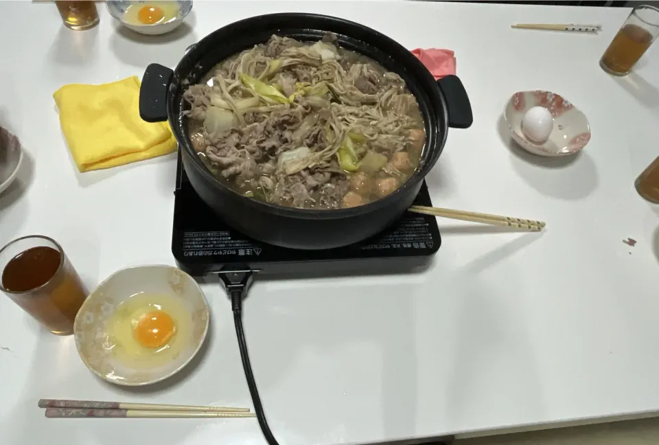 晩御飯。アルモンデ「すき焼き風鍋」〆は3合分のご飯で雑炊。|Saharaさん