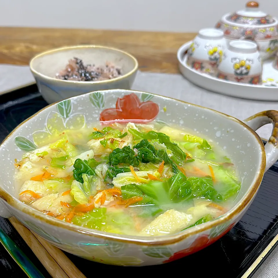 サボイキャベツを白味噌でお味噌汁|くまちゃんさん