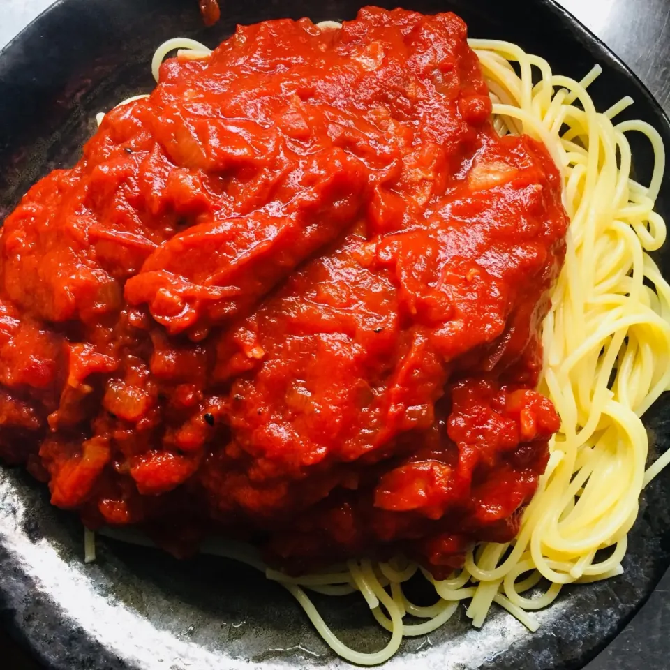 トマトソーススパゲッティ🍝|kazzz3さん