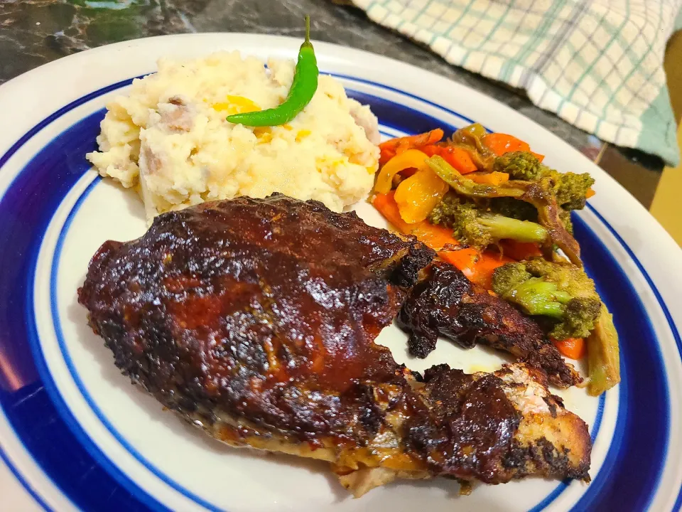 Mushroom & Peppers Mash, Pan Fried Veggies and Seared Barracuda with Homemade BBQ sauce|Marissa Bakshさん