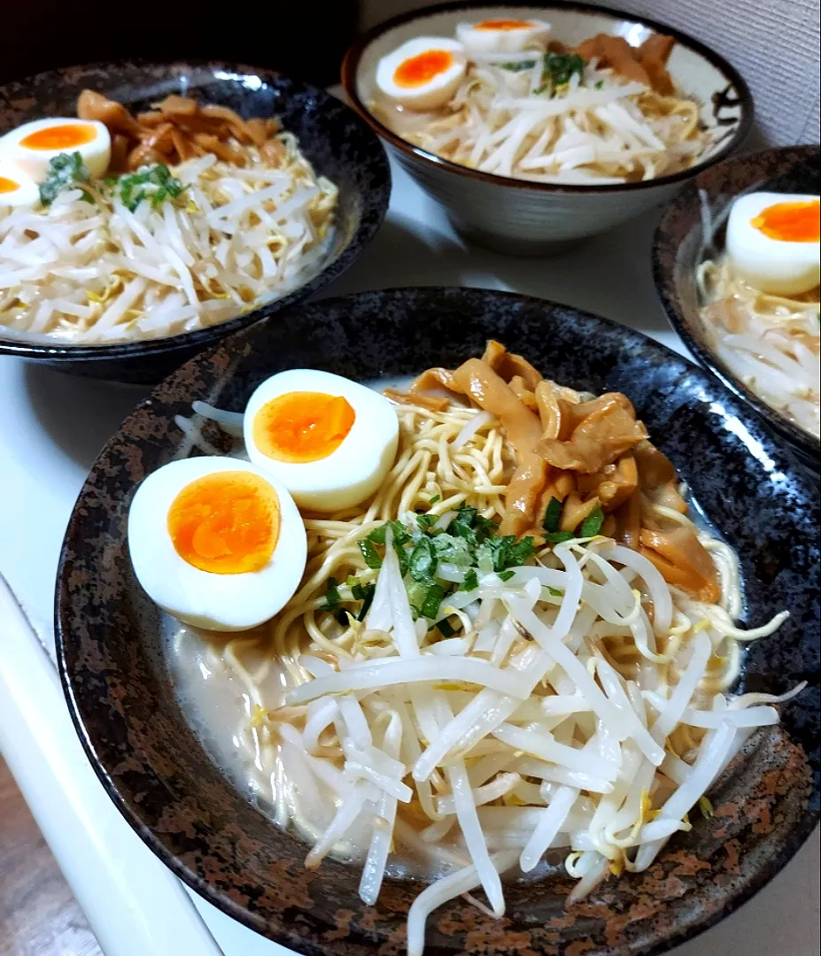 Snapdishの料理写真:豚骨ラーメン|あかね空さん