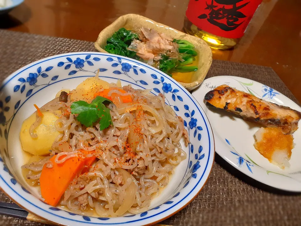 Snapdishの料理写真:肉じゃが
鰤カマ焼き🐟
菜の花お浸し🌱|びせんさん