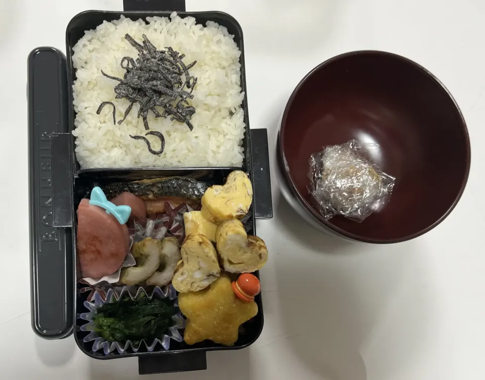 パパ弁☆ボロニアハム☆鮭☆ハートの卵焼き☆ちくわの磯辺揚げ☆ほうれん草のお浸し☆星型ポテト☆みそ玉|Saharaさん