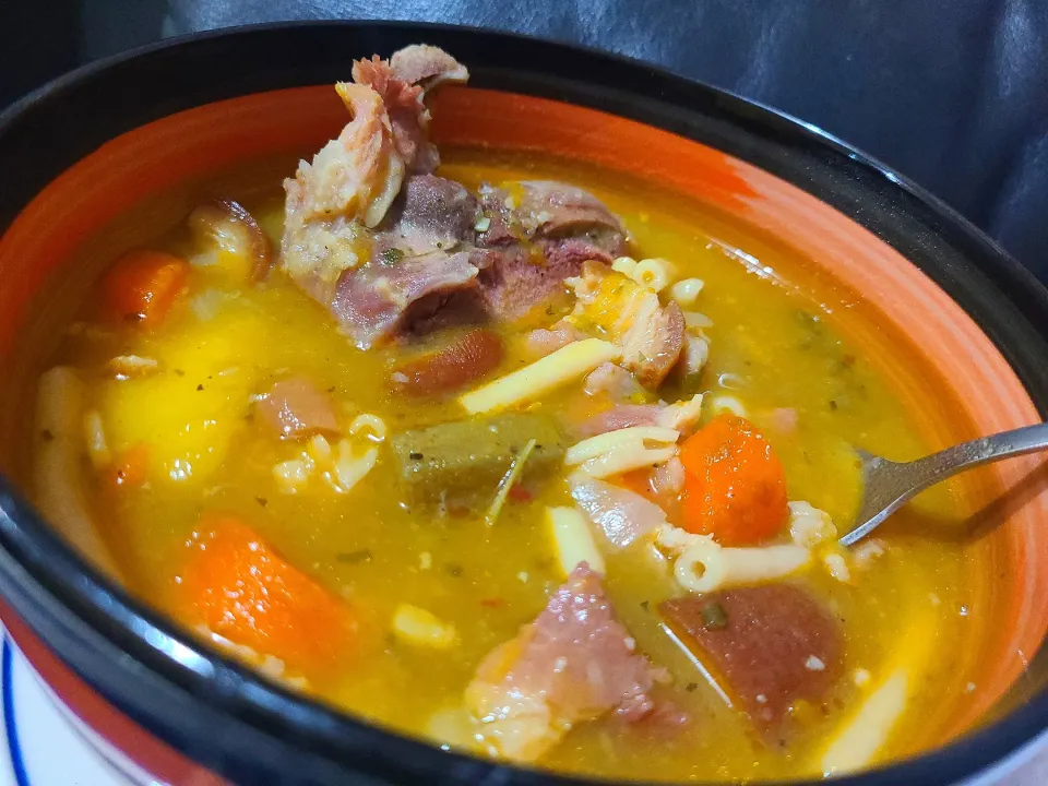 Hambone Soup - Hubby cooked tonight|Marissa Bakshさん