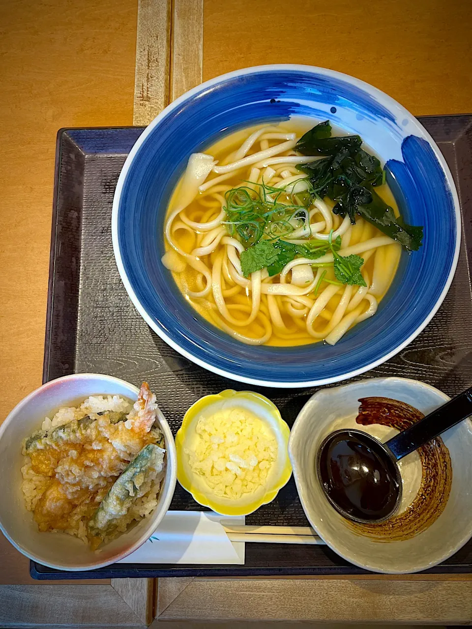 味の民芸のおうどんとミニ天丼|花鳥　舞さん