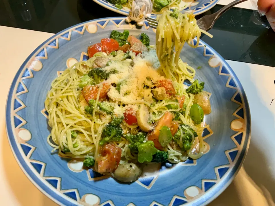 ベーコン🥓とマッシュ🍄とブロッコリー🥦とトマト🍅でジェノベーゼパスタ🍝
#自家製ジェノベーゼ
#ディチェコ|Takeshi  Nagakiさん