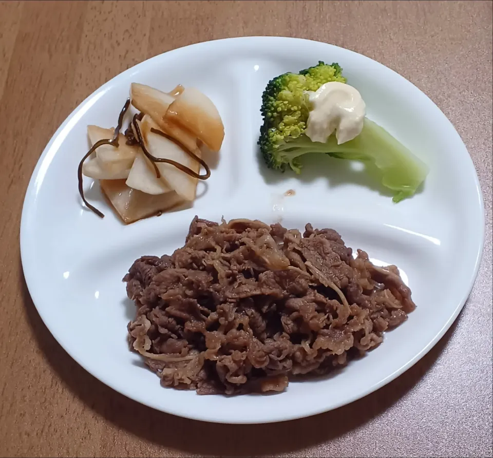 牛肉のわさびしぐれ
大根の塩昆布浅漬け
ブロッコリー
ご飯🍚|ナナさん