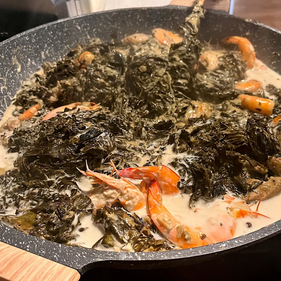 Taro leaves cooked in coconut milk with shrimps / Laing|🌺IAnneさん