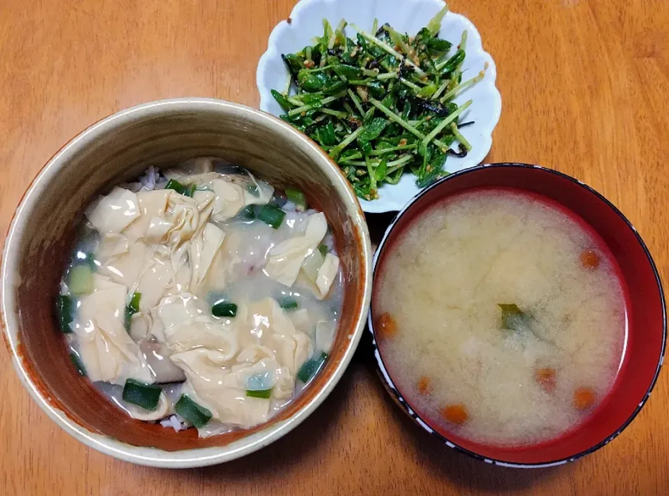 2024 0110　湯葉丼　豆苗と塩昆布のナムル　なめことわかめのお味噌汁|いもこ。さん