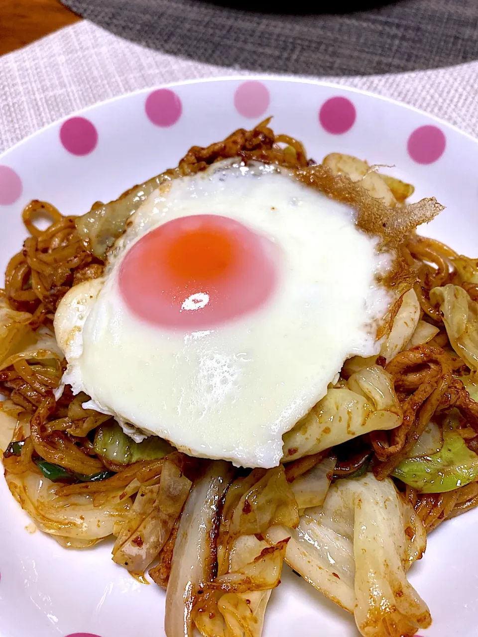 焼きそば目玉焼き乗せ|kaaaaaさん