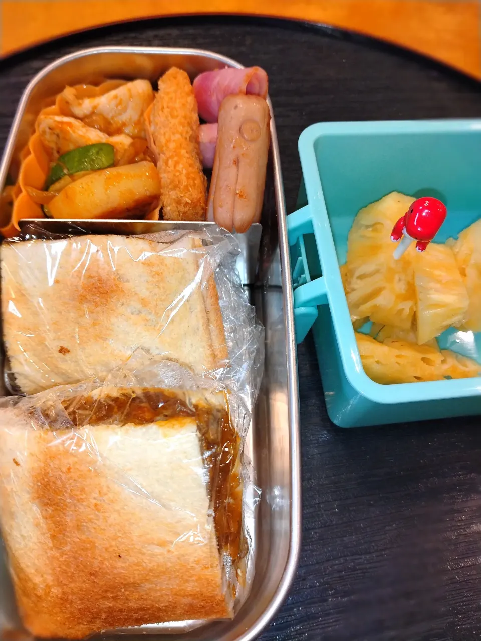 Snapdishの料理写真:ホットサンド弁当|ぱいなっぷるさん