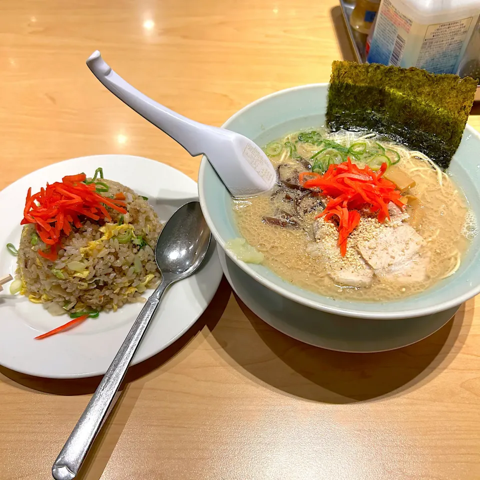 夜は小倉で久留米ラーメン🍜😋|すかラインさん