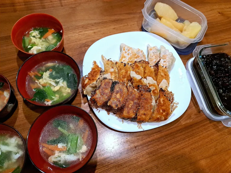 ぎょうざ　春雨中華スープ　黒豆煮　りんご煮|m aさん