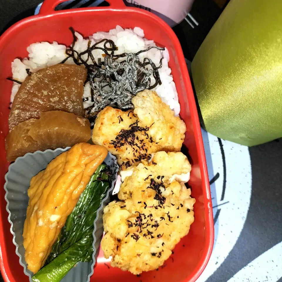 私弁当🍱
　とり天ゆかりかけ😄|miimiさん