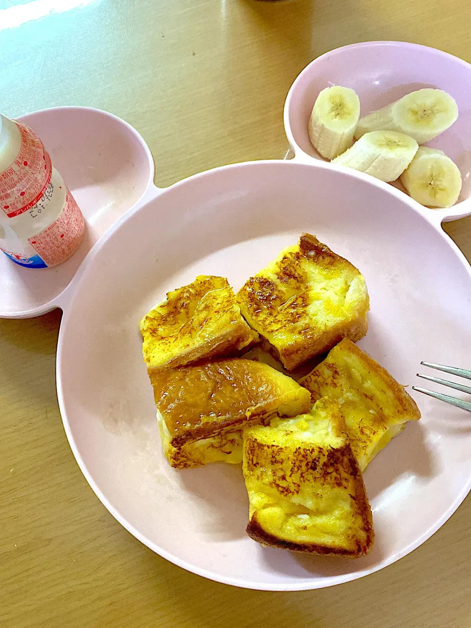 Snapdishの料理写真:末っ子朝食、フレンチトースト🍞|｡:.ﾟஐ⋆*HIRAMA｡:.ﾟஐ⋆*さん