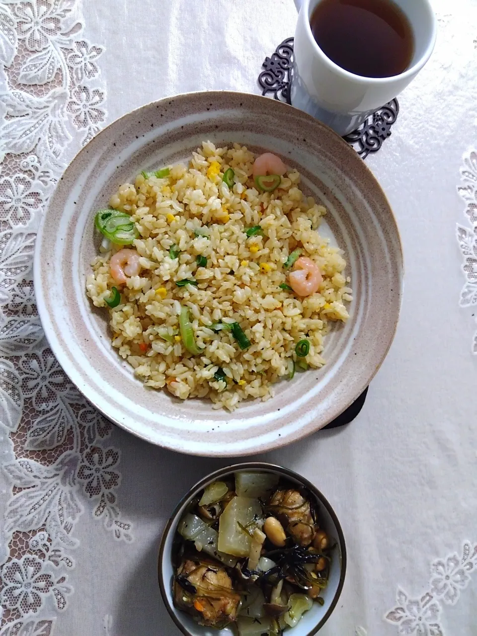 今日の昼ご飯、生協購入、
大阪王将エビ塩チャーハン、作りおき。|m.rafuさん