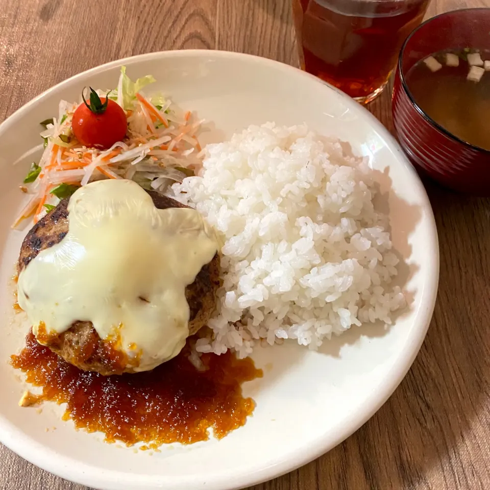 ハンバーグ  びっくりドンキー風|まみっこさん