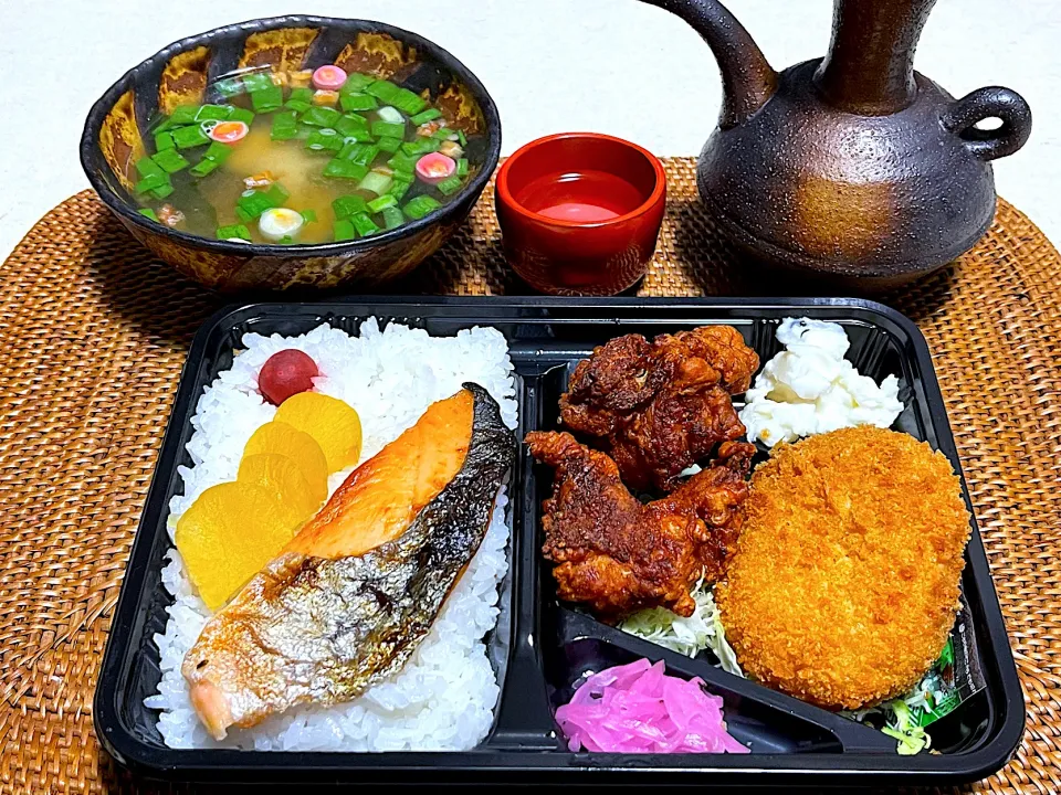 Snapdishの料理写真:シャケ唐弁当|Noriyuki Saitoさん