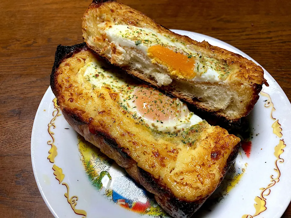 目玉焼きトースト|はっちぃさん