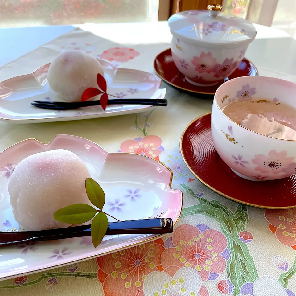 sakurakoさんの料理 おかなさんの簡単♡レンジでいちご大福( •ॢ◡-ॢ)-♡|サミカさん