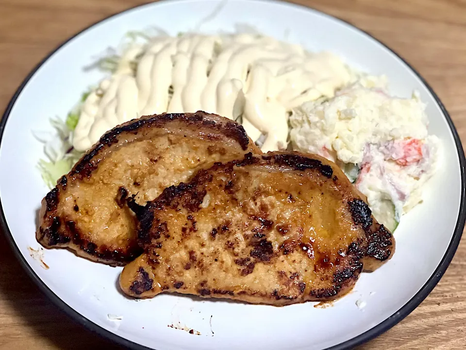 ☆豚肉味噌漬け焼き ☆ポテトサラダ ☆サラダ|まぁたんさん