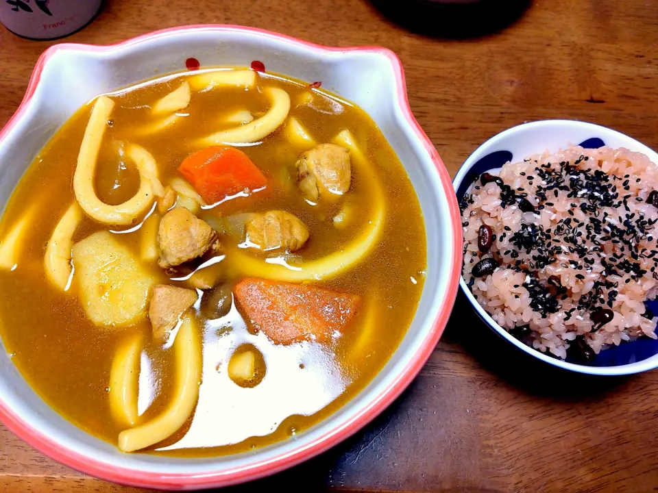 カレーうどんとお赤飯|秀美«シュウビ»さん