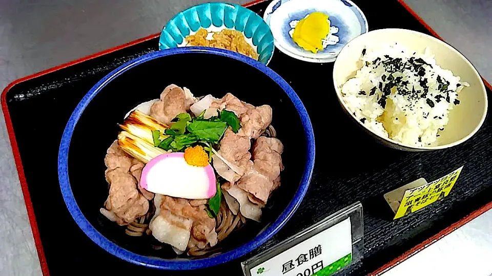 札幌市白石区役所食堂　アツアツ麺フェア　上富良野滋養豚の豚南蛮そばセット|nyama1さん