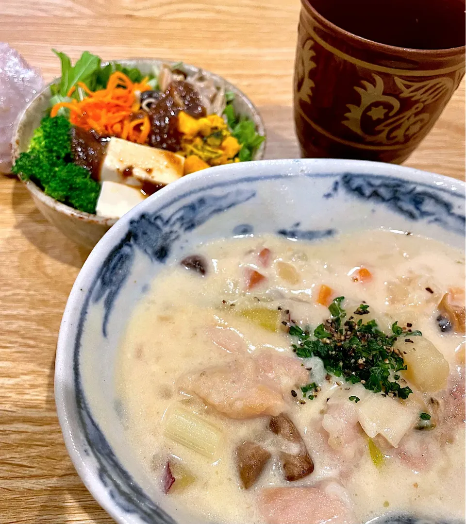 Snapdishの料理写真:とある日の賄い　　シュクメルリとサラダ🥗|yukki-----さん