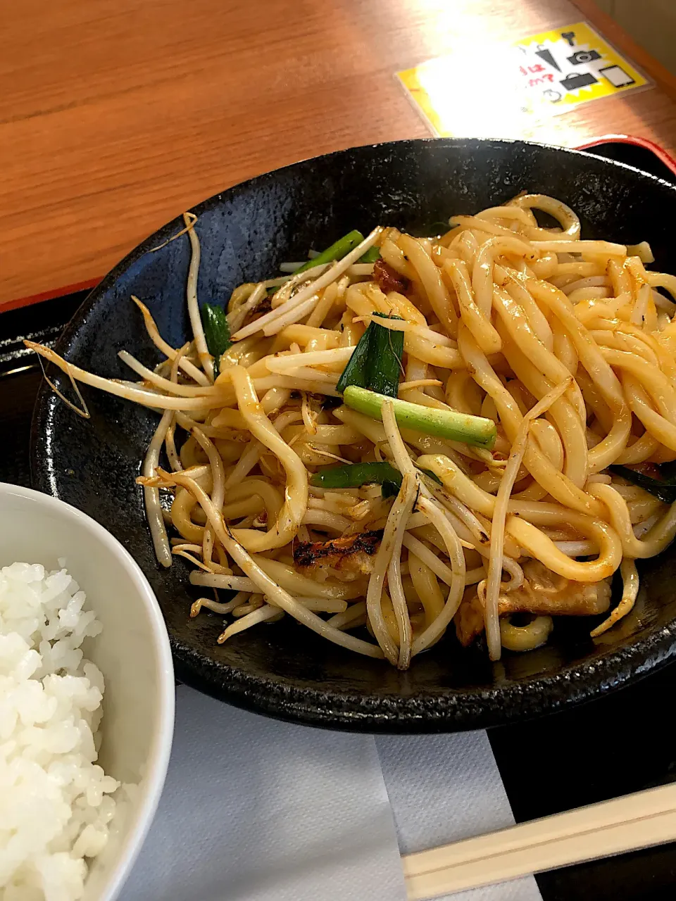 ホルモン焼きうどん|藤本 ひろきさん