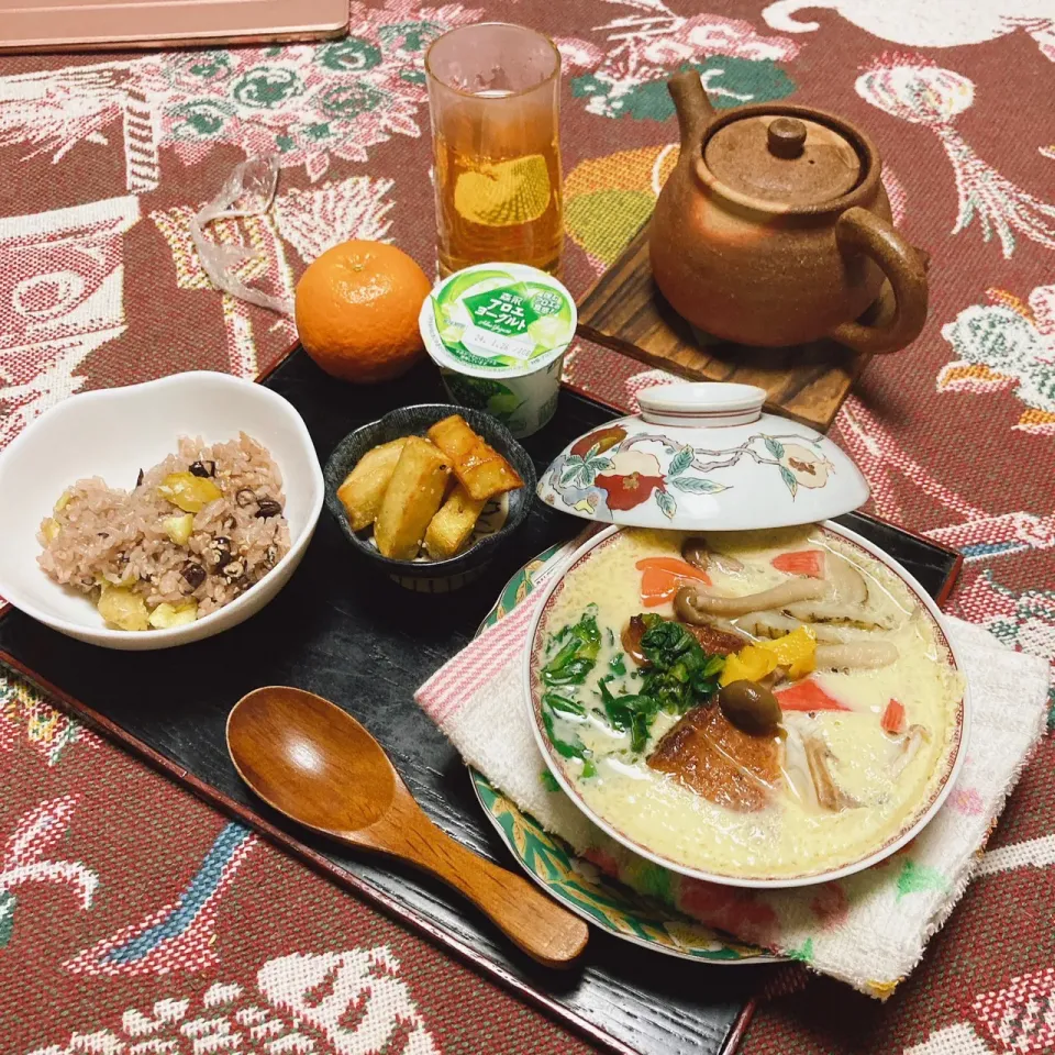 grandmaの晩ごはん☆ 今夜は小田巻蒸し…これは少しずつの具材で…デザートはお福わけのポンカン…ホッとで梅酒を頂きます|kaoriさん