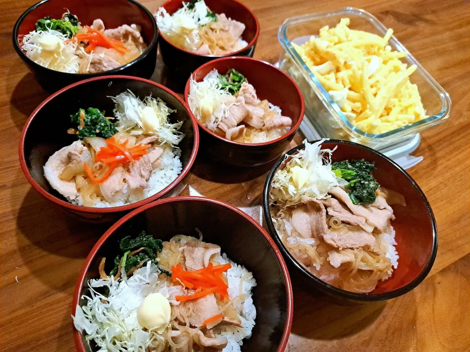 豚丼　ちぢみほうれん草のくるみ和え　千キャべ　玉子マカロニサラダ|m aさん