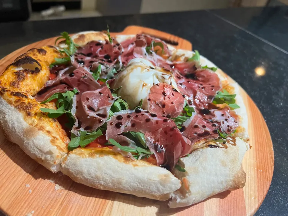 Pizza Buratta 似|Yoku kuu kyaku daさん