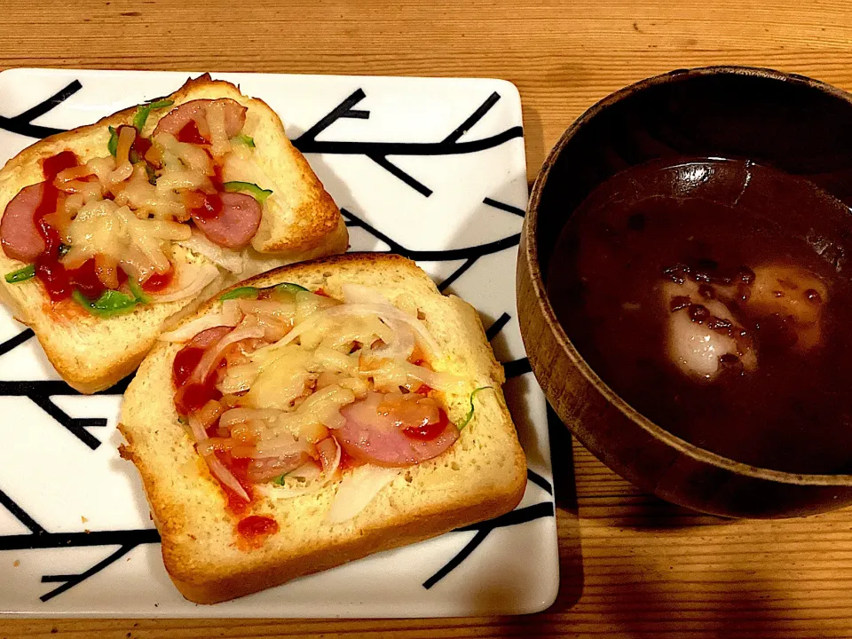 朝ご飯　ピザトーストとお汁粉|ひーさん