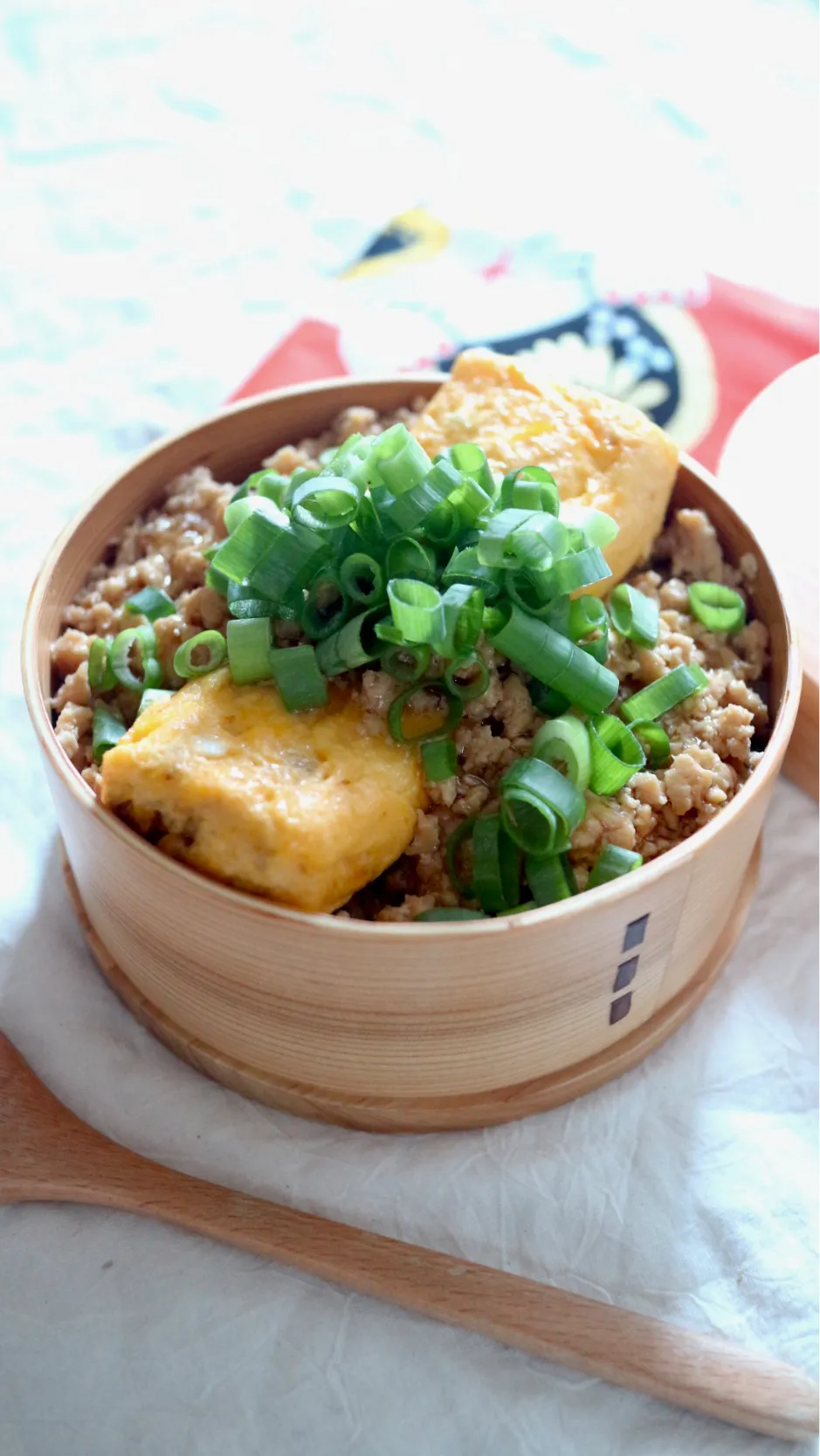 鶏そぼろとだし巻き卵の親子丼弁当。|chocohimeさん