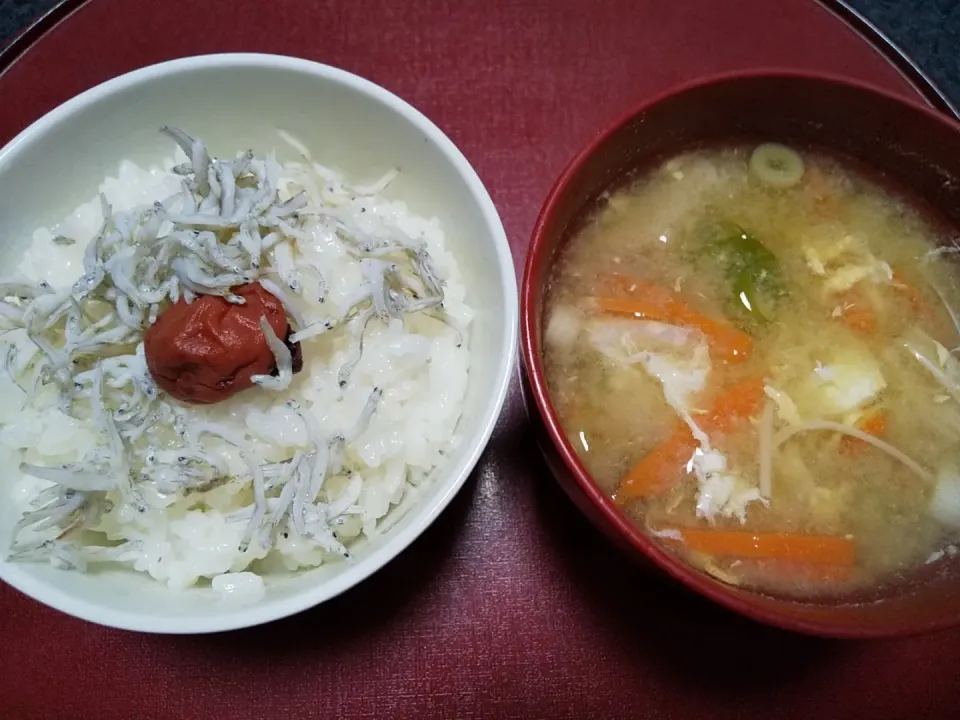 炊きたてごはんと卵と野菜の味噌汁|由紀子さん