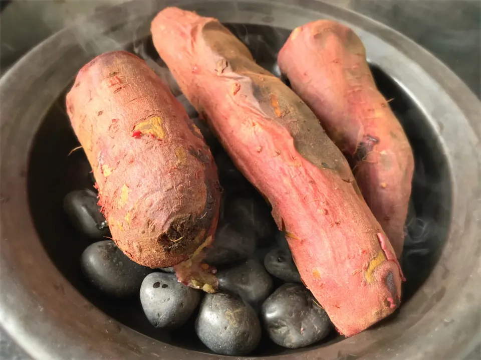 Snapdishの料理写真:石焼き芋🍠|桃実さん