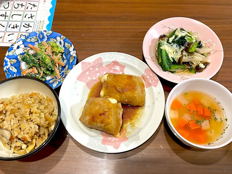 炊き込みご飯　厚揚げチーズの肉巻き　大根と人参のコンソメスープ　小松菜としめじの卵とじ　菜の花と人参のくるみ味噌和え|おさむん17さん