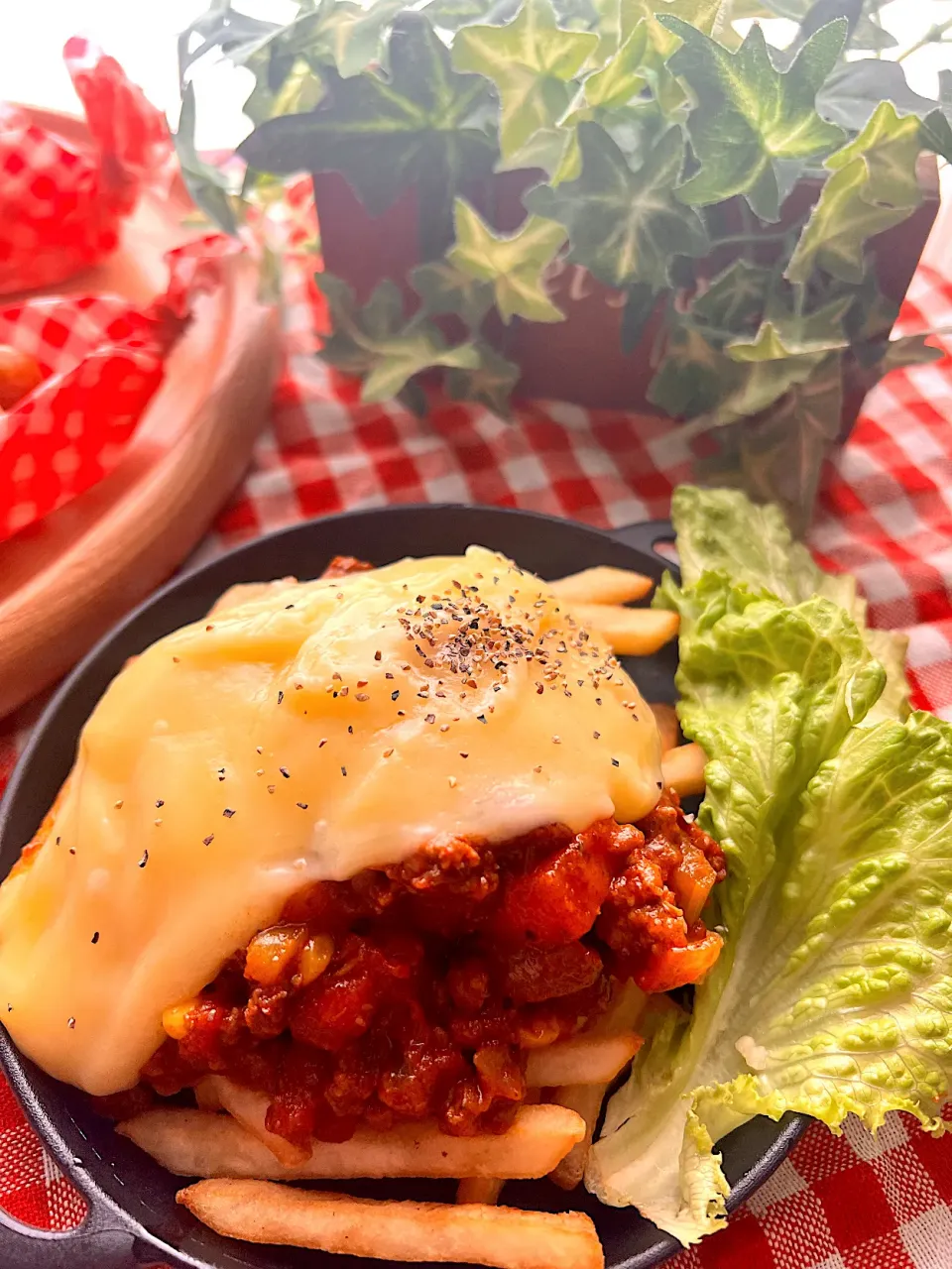 子羊のひき肉でチリビーンズ、フライドポテトのトロトロチーズのトッピング🌭|🌺🌺Foodie🌺🌺さん