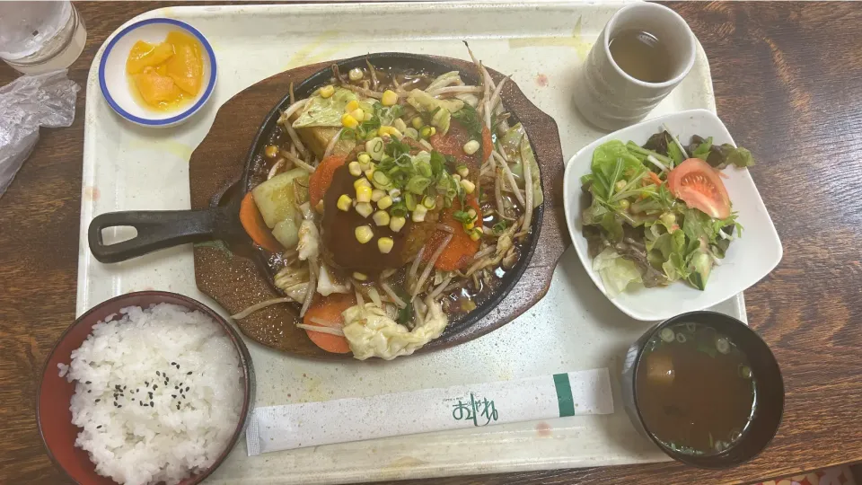 おしゃれさんのおしゃれハンバーグ定食|Morito Kamiyaさん