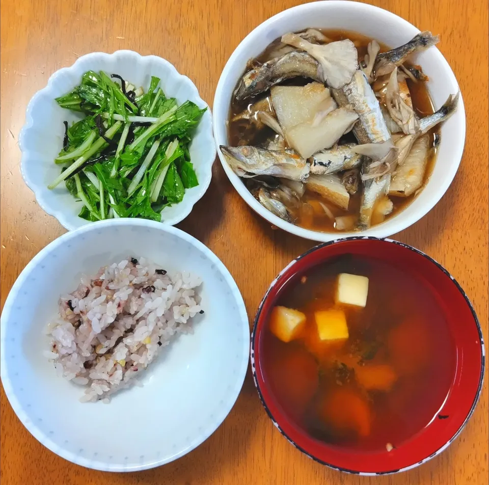 Snapdishの料理写真:2023 1015　ししゃもと野菜の焼きびたし　水菜の塩昆布ナムル　豆腐とわかめのお味噌汁|いもこ。さん