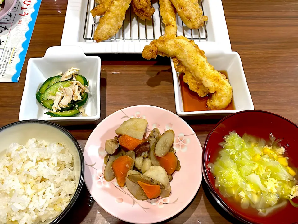 ささみスティックフライ　根菜の煮物　キャベツとコーンの卵スープ　ささみときゅうりの胡麻酢和え|おさむん17さん