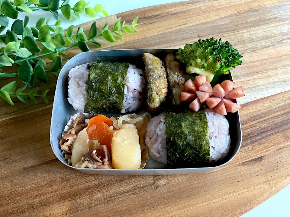 Snapdishの料理写真:＊べびたん幼稚園お弁当🍱＊鯖のカレー竜田揚げ＆肉じゃが＊|＊抹茶＊さん